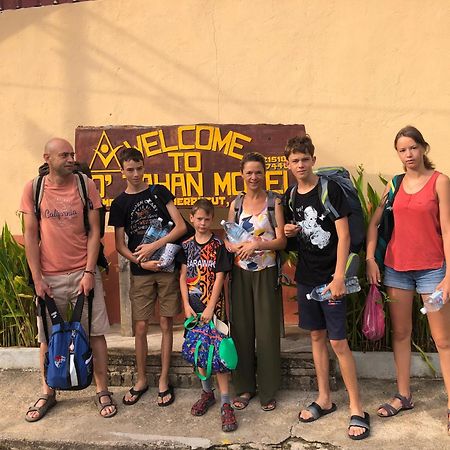 Dtahan Motel Taman Negara Kuala Tahan Ngoại thất bức ảnh