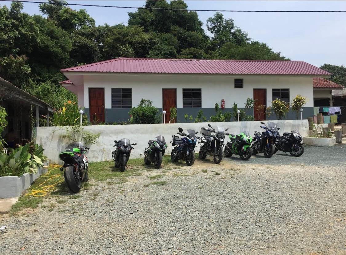Dtahan Motel Taman Negara Kuala Tahan Ngoại thất bức ảnh