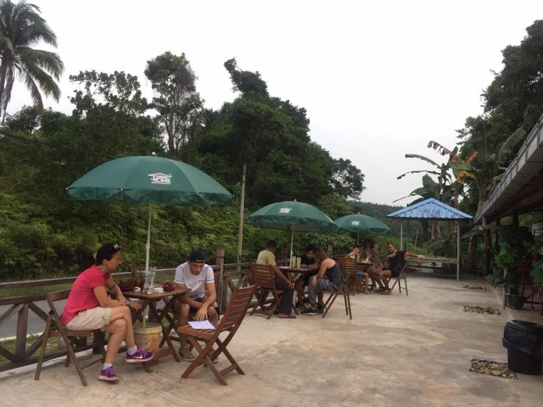 Dtahan Motel Taman Negara Kuala Tahan Ngoại thất bức ảnh