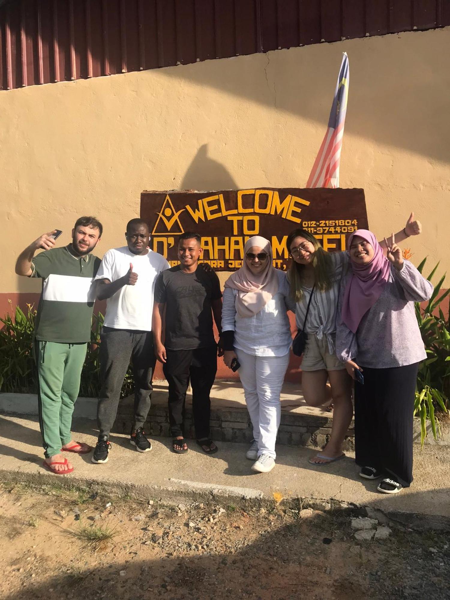 Dtahan Motel Taman Negara Kuala Tahan Ngoại thất bức ảnh