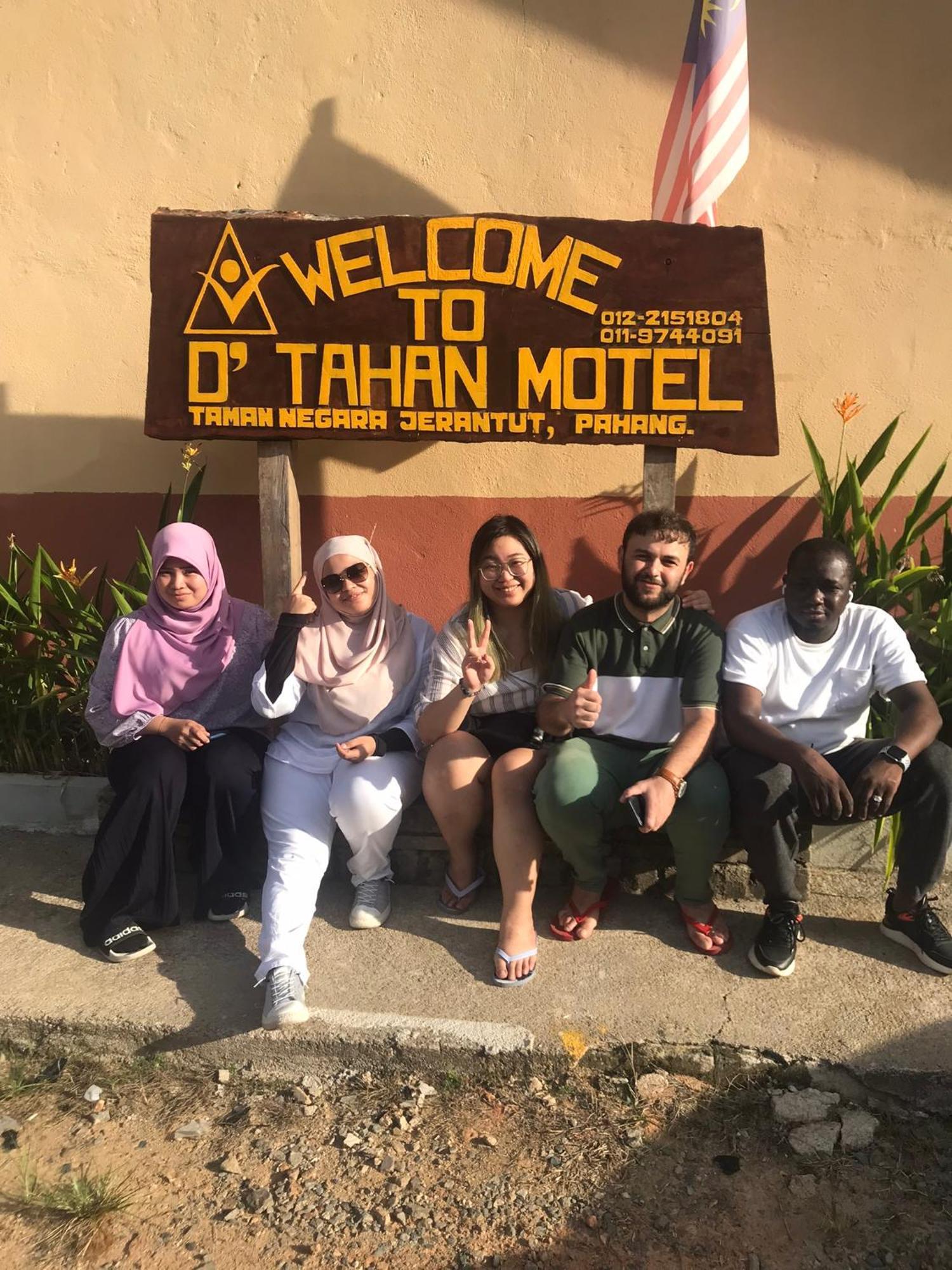 Dtahan Motel Taman Negara Kuala Tahan Ngoại thất bức ảnh