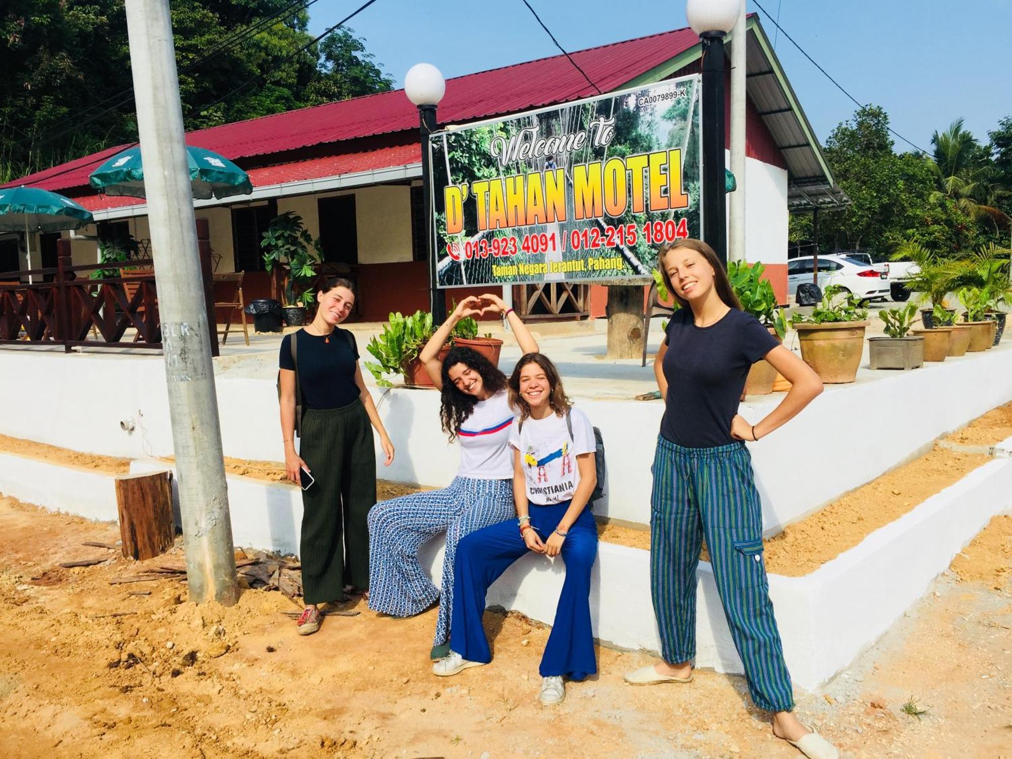 Dtahan Motel Taman Negara Kuala Tahan Ngoại thất bức ảnh